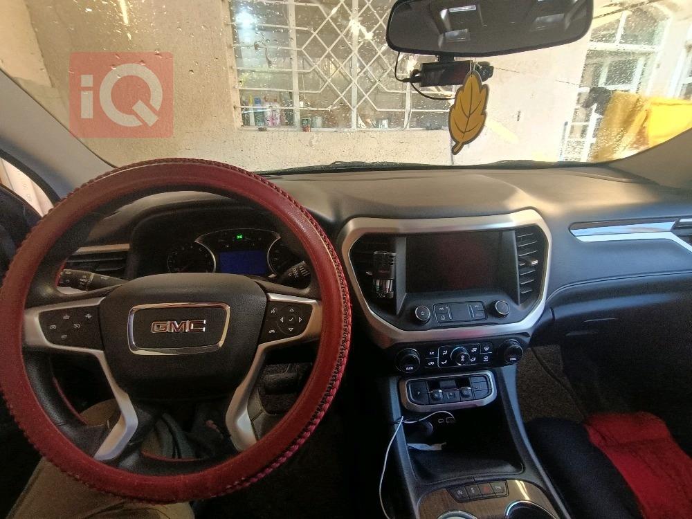 جي ام سي اكاديا